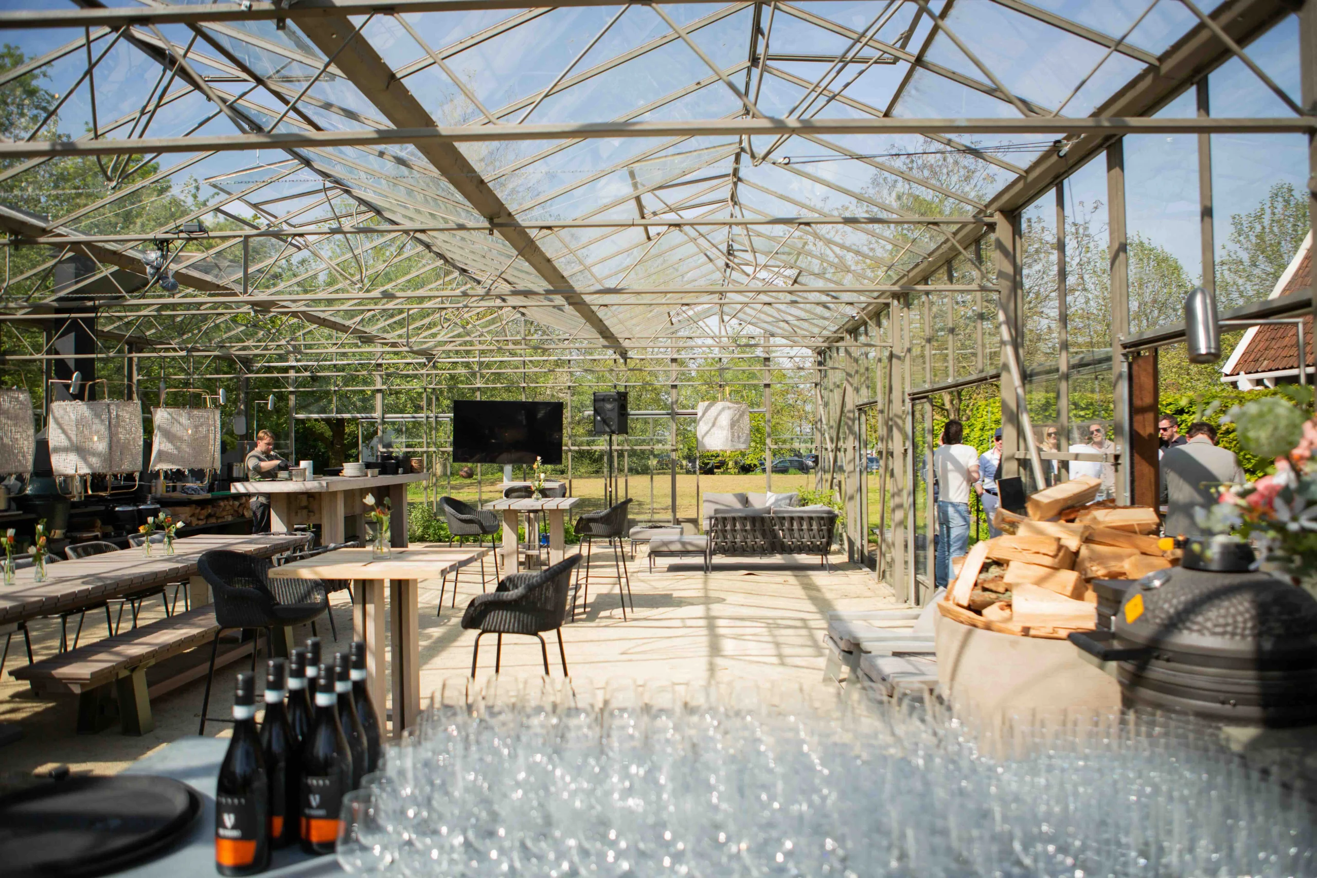 glasshouse_tvscreen_event_bar
