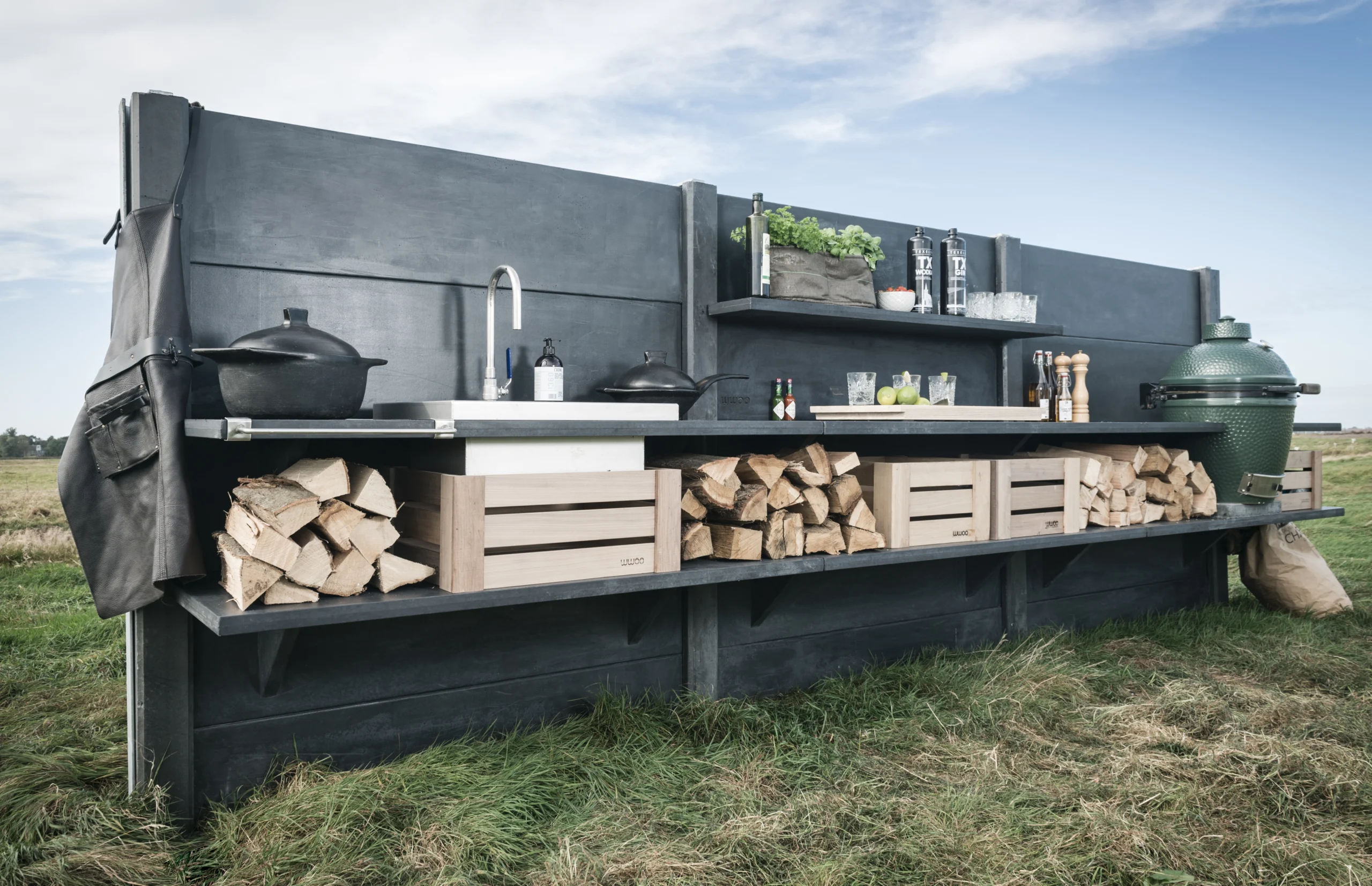 Click here to read more about concrete kitchens by WWOO