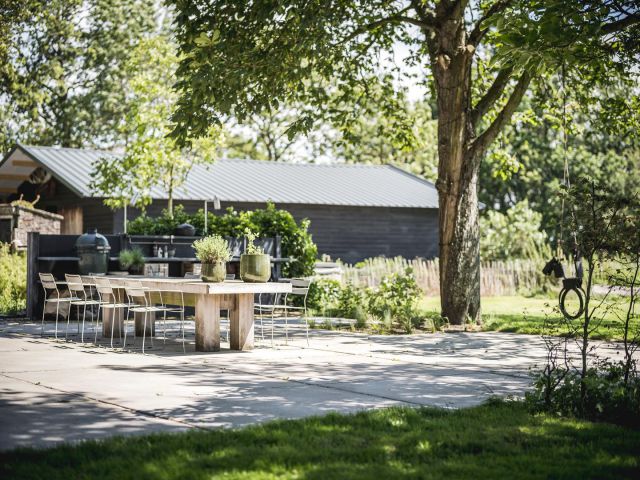 Sunny days in September 💥 #outdoorliving #concreteoutdoorkitchen
